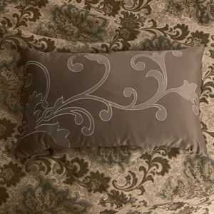 Accent pillow